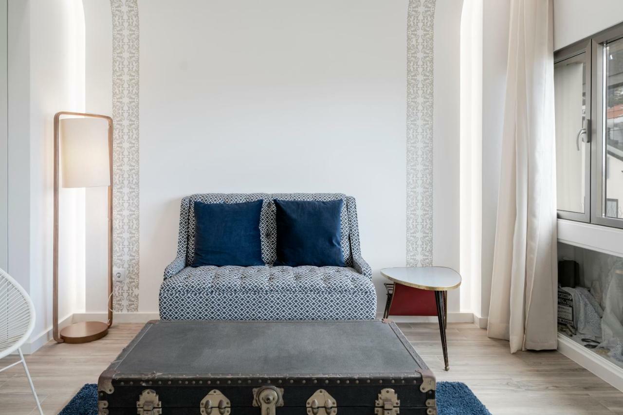 Gasthof Drapes Design By An Island